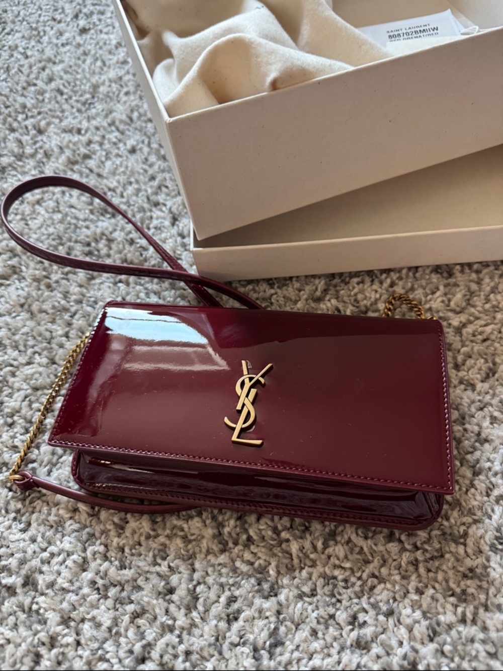 Saint Laurent Kate Shoulder Bag in Grenat Red patent leather - Picture 3 of 6